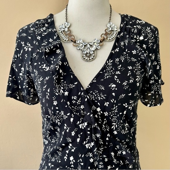 JOIE Orita Caviar Black Ruffled Floral Midi Dress Tiered Surplice V-Neck Size 6 - Picture 12 of 16